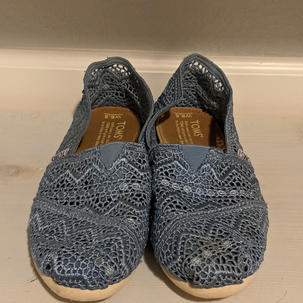 Shoes - Picture 3 of 3